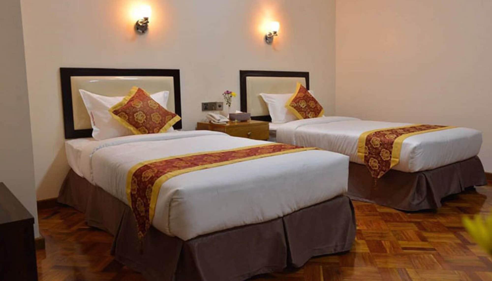 Hotel Yadanar Oo Мандалей Екстериор снимка