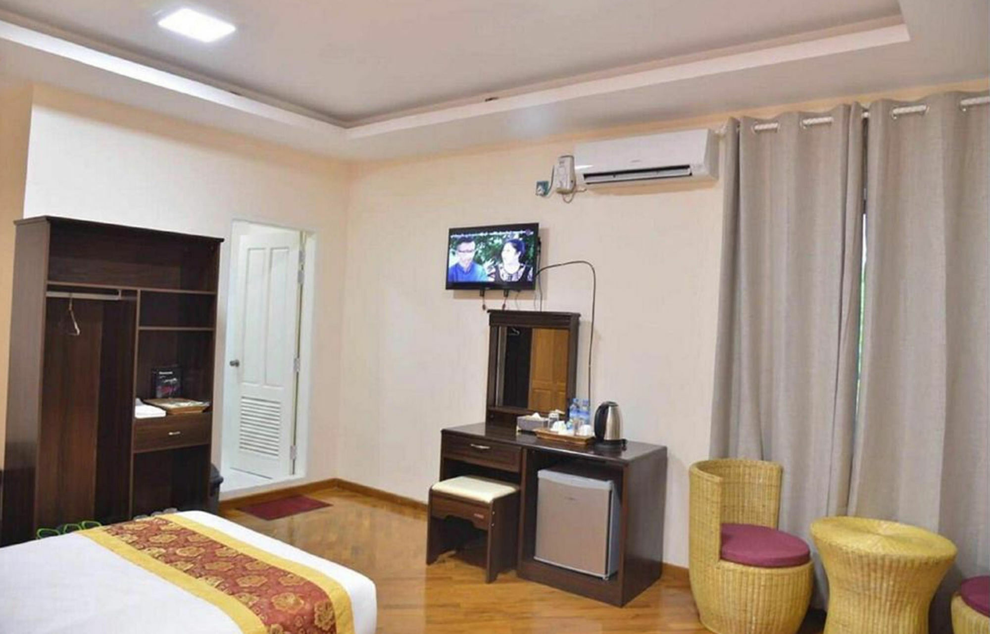 Hotel Yadanar Oo Мандалей Екстериор снимка